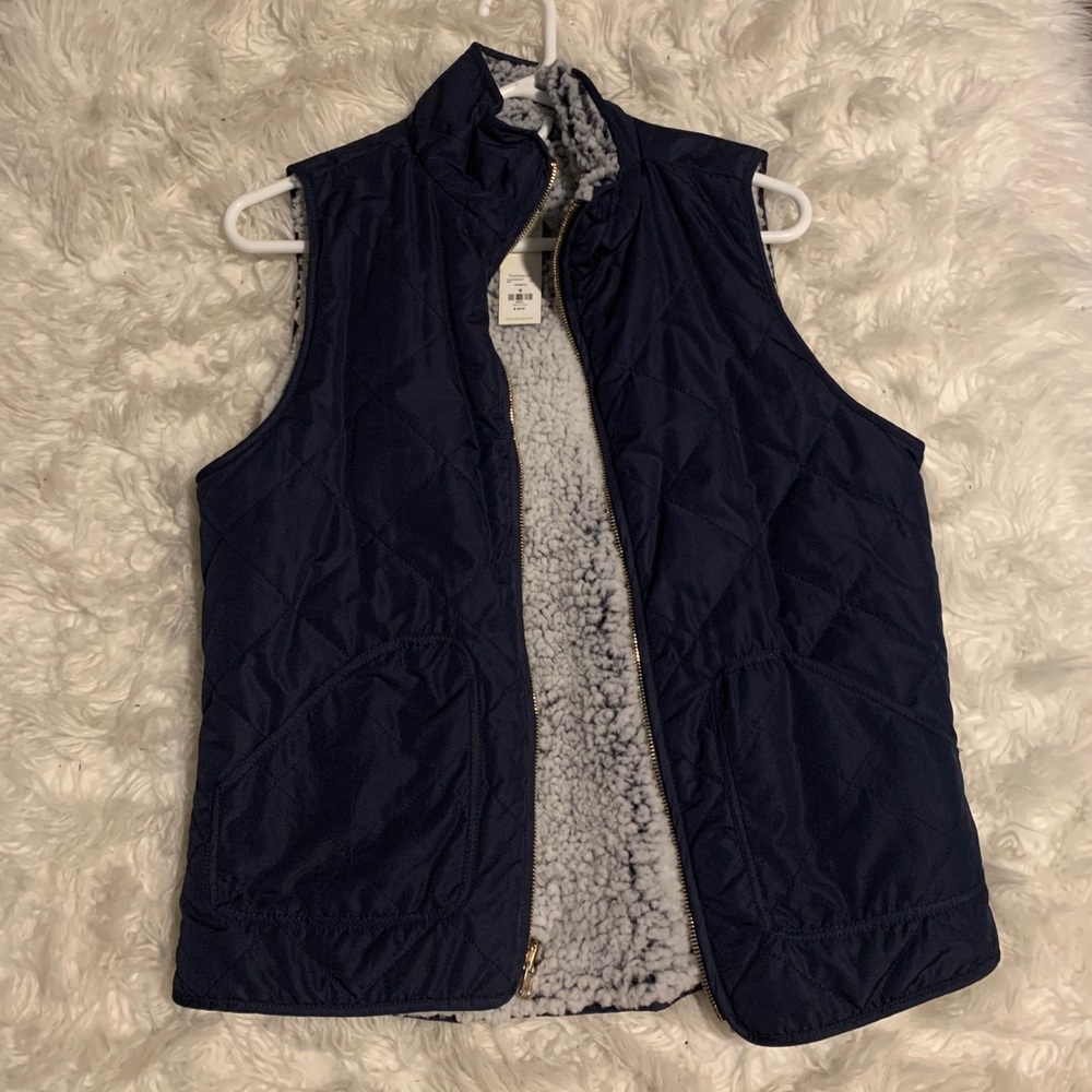 NWT Francesca’s Sherpa Lined Wubby Reversible Vest in Navy Blue